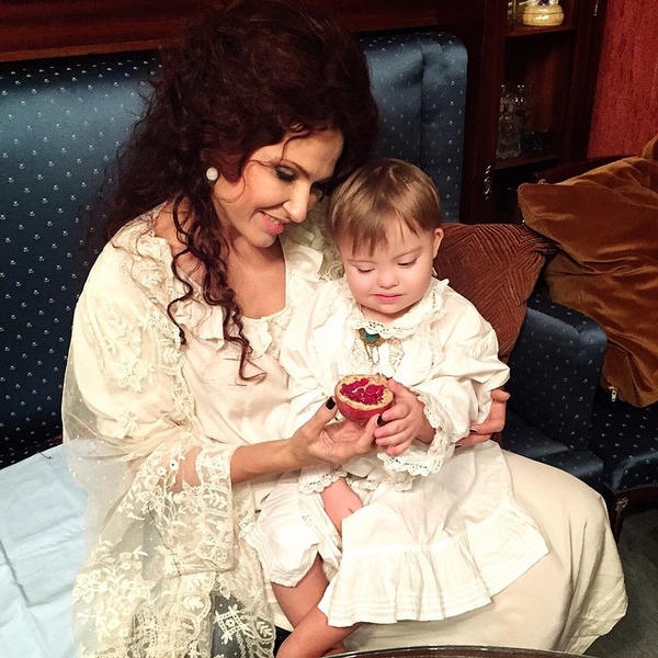 Бледанс пожаловалась, что страницу ее сына с синдромом Дауна удалили