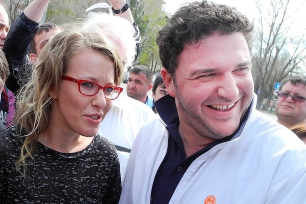 Ксения Собчак и Максим Виторган инсценировали драку