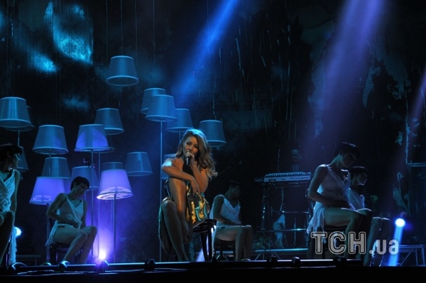 Тина Кароль на концерте в Киеве продемонстрировала свою женственность