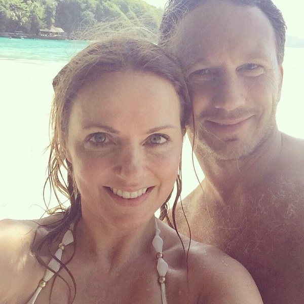 Джери Холлиуэлл отдыхает с женихом на Карибах