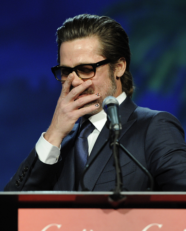 Бред Питт удивил поклонников своим маникюром