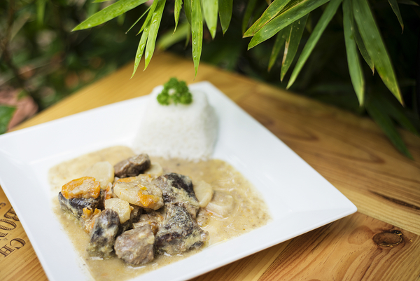 Как приготовить жаркое из свинины с черносливом (видео)