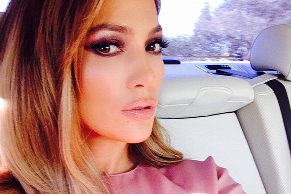 instagram.com/jlo