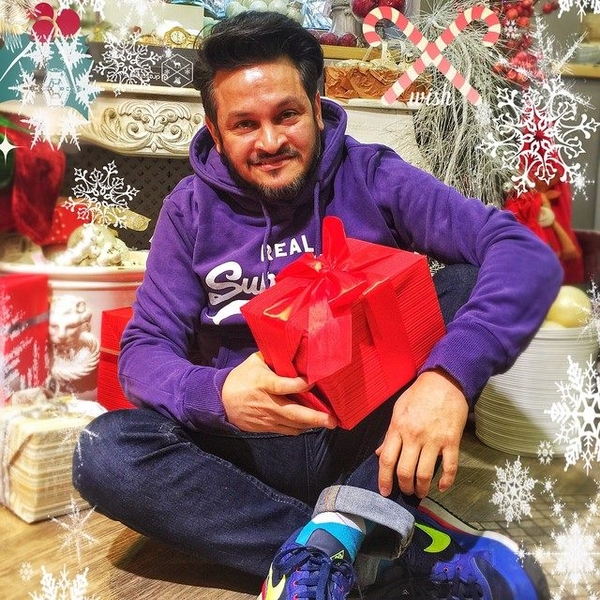 Эктор Хименес-Браво отметил день рождения с двумя любимыми женщинами