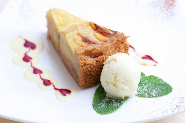 Яблочный пирог со сметанной заливкой: Три вкусные идеи