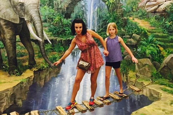 instagram.com/official_juliavolkova