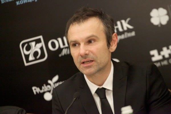 Вакарчук поможет деньгами семьям погибших в Волновахе