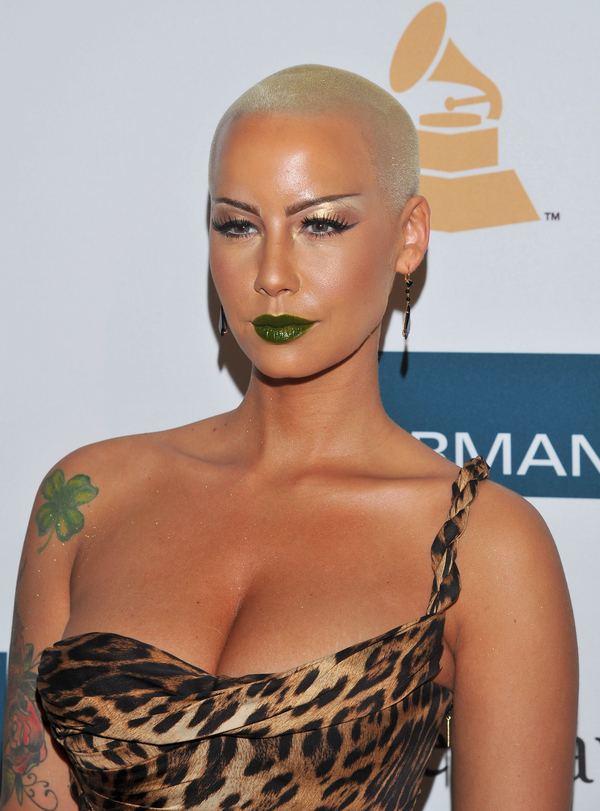 31-летняя модель примерила откровенный купальник