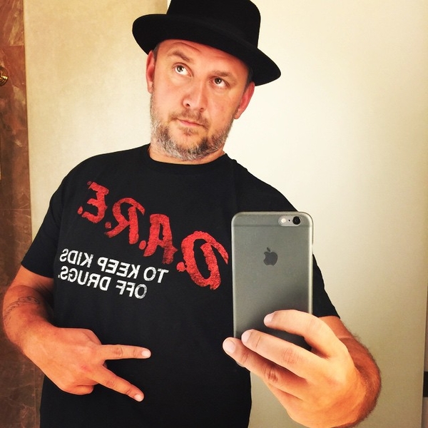 Потап искупался под холодным душем и поздравил всех с Крещением