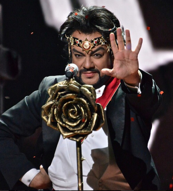 Киркоров носит вещи с портретом Путина