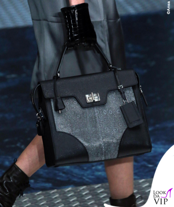 Строгий силуэт: Prada показали коллекцию осень-зима 2015/2016