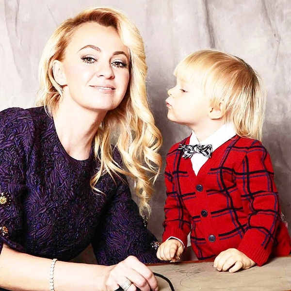 Яна Рудковская показала трогательное семейное фото