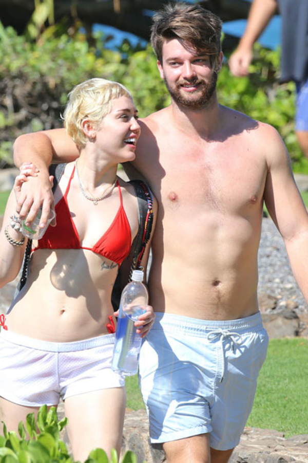 Майли Сайрус и Патрик Шварценеггер отдыхают вместе на Мауи