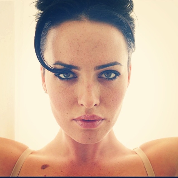 На голую Дашу Астафьеву жалуются поклонники