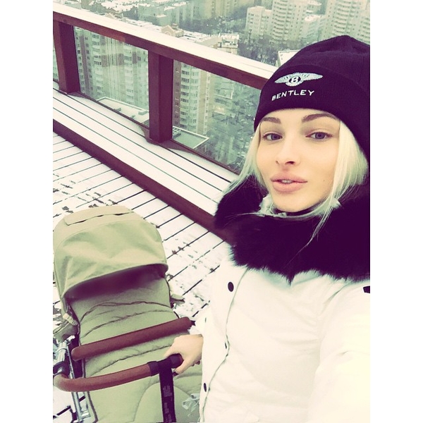 Хрупкая жена Тимати занимается боксом