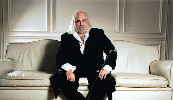 Умер Демис Руссос: Биография известного певца