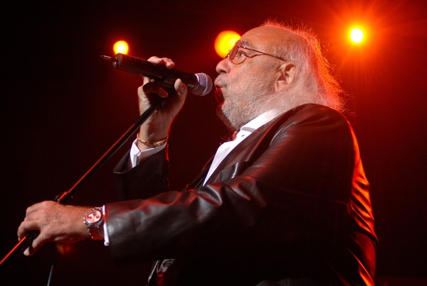 Умер певец Демис Руссос: Лучшие фото известного исполнителя