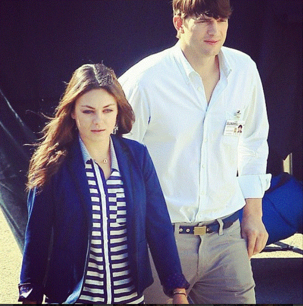 Мила Кунис и Эштон Катчер запечатлены на прогулке с маленькой дочкой