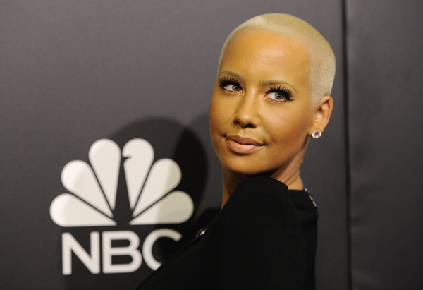 Актриса и модель Эмбер Роуз кормит сына фастфудом