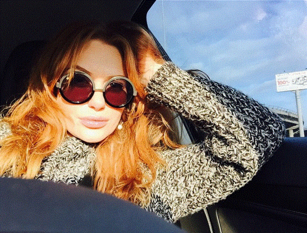 Слава из НеАнгелов приступила к работе после родов