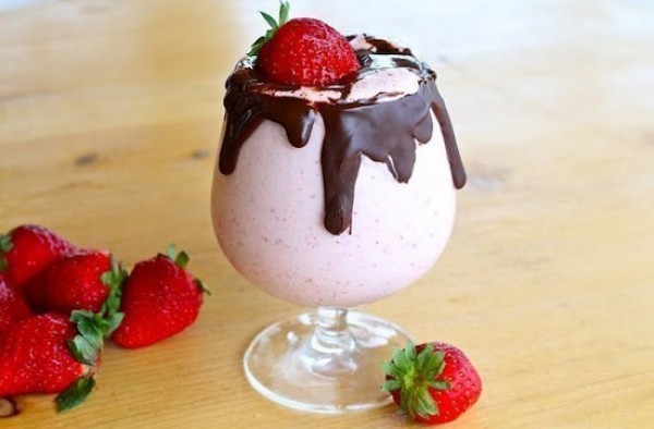 Рецепты на День Валентина: Коктейли из клубники и шоколада