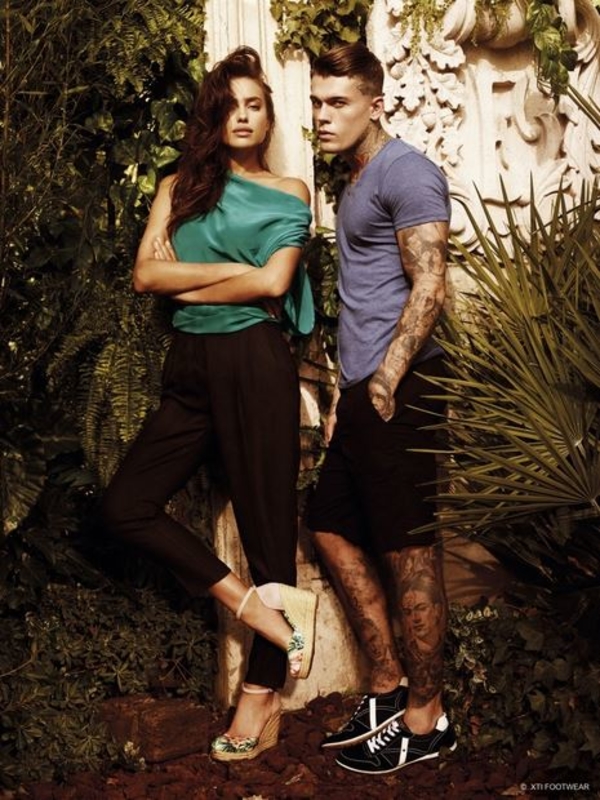 Жизнь после Роналду: Ирина Шейк позировала с молодым манекенщиком