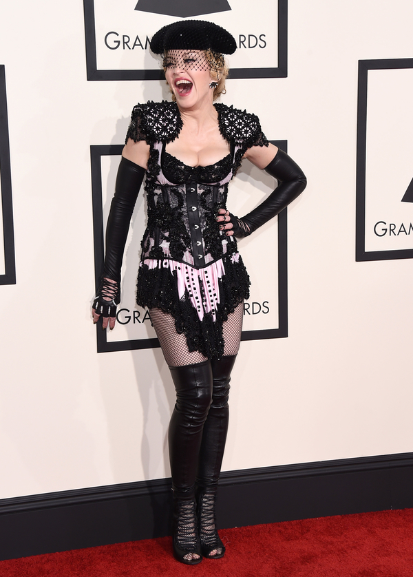 Грэмми 2015: 56-летняя Мадонна надела ультракороткое платье