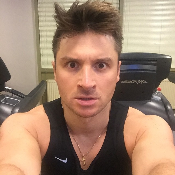 Сергей Лазарев показал свое юношеское фото