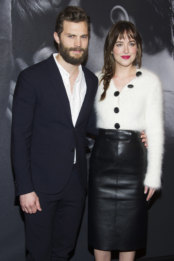 Герой 50 оттенков серого извинился перед своей коллегой