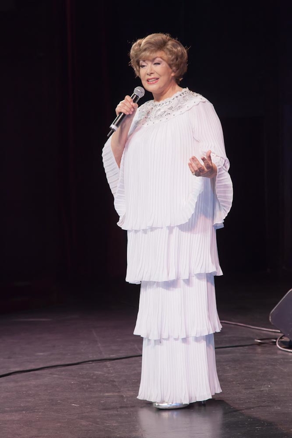 Эдита Пьеха рассказала, почему ненавидит американцев