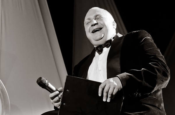 Умер Сергей Галибин: Ведущий собирался лететь на церемонию Оскар