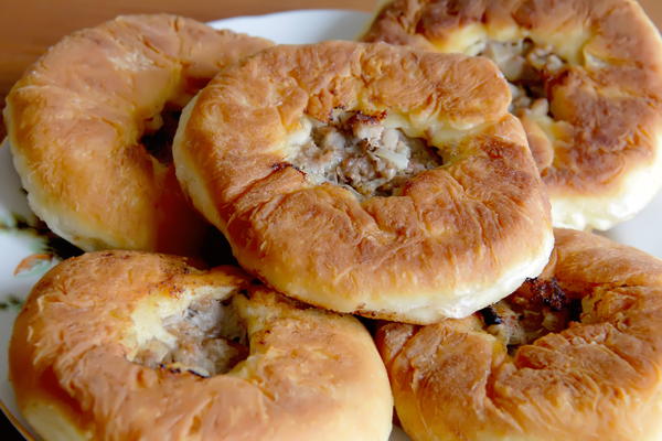 Как приготовить беляши с мясом (видео)