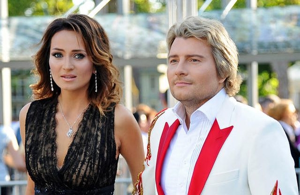 Николай Басков выбрал свадебное платье для возлюбленной