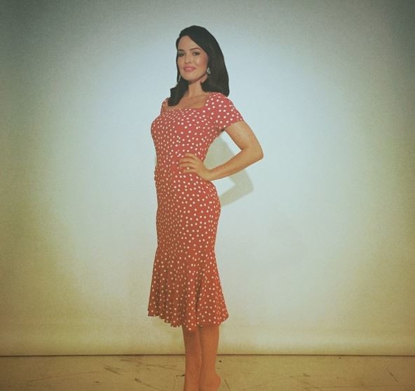 Даша Астафьева порадовала поклонников новым откровенным снимком