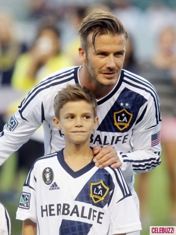 Дэвид Бекхэм радуется успехам в футболе сына Ромео