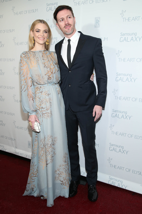 Актриса фильма Город грехов беременна вторым ребенком