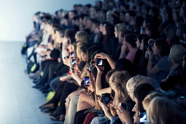 Неделя моды в Лондоне началась с поминальной службы