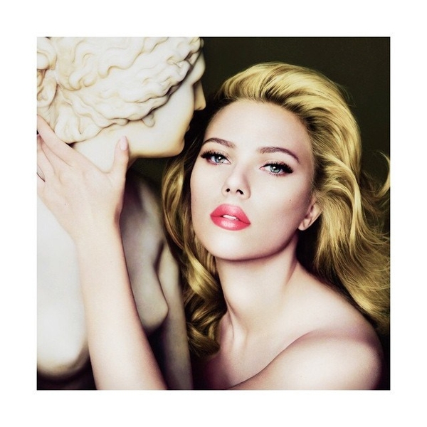 Скарлетт Йоханссон основала поп-группу и представила дебютную песню