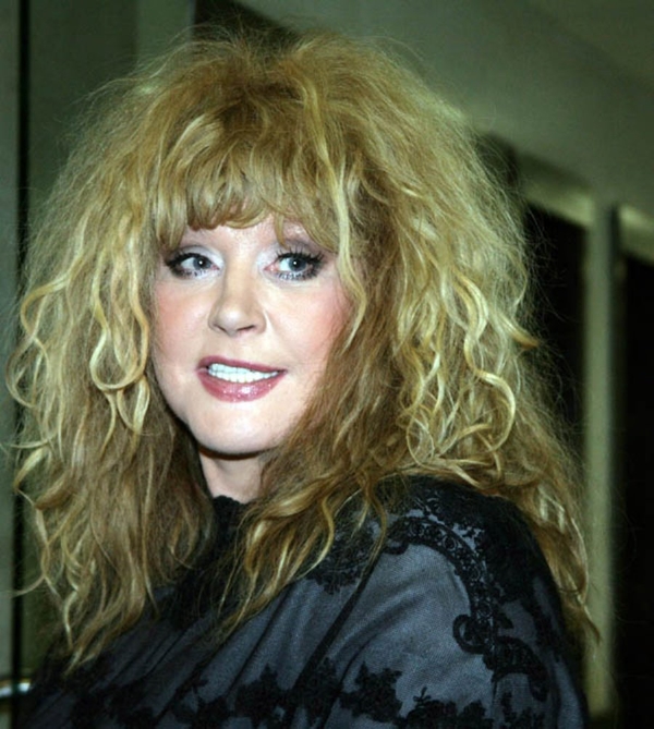 Алла Пугачева презентовала свою новую песню про войну