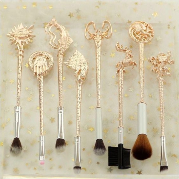 Что подарить подруге на 8 Марта: небанальные идеи (с фото)