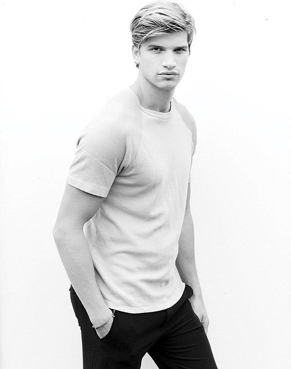 Фитнес-фото дня: Модель Тоби Хантингтон-Уайтли