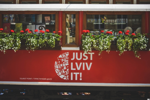 Где провести 8 Марта: выходные во Львове