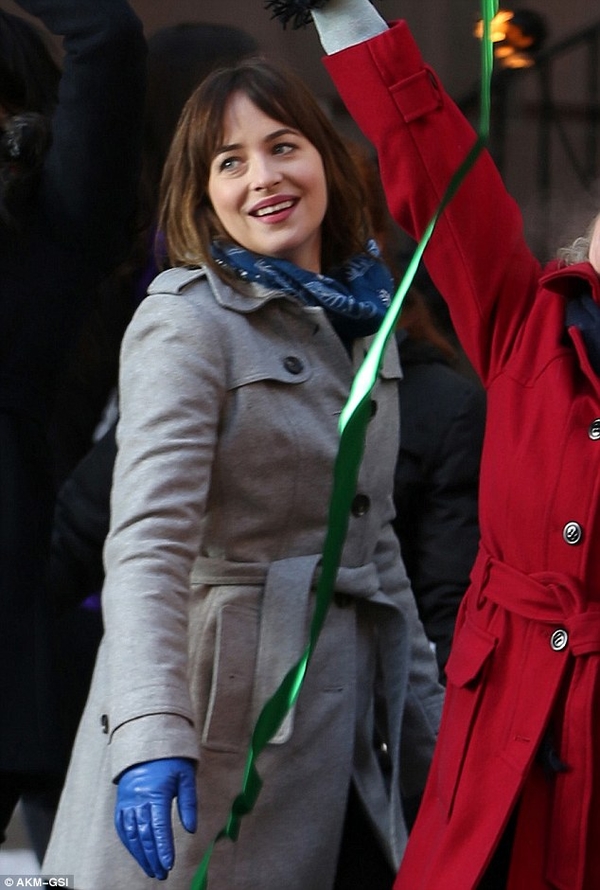 Дакота Джонсон снялась в комедийном ролике