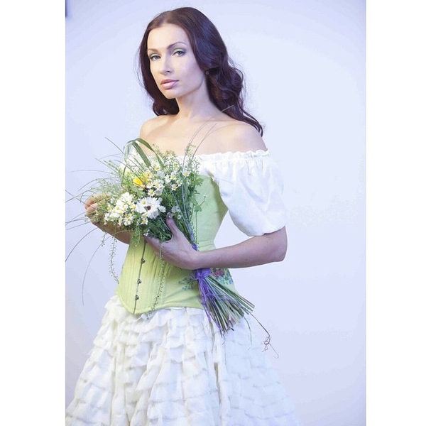 Эвелина Бледанс сменила фамилию