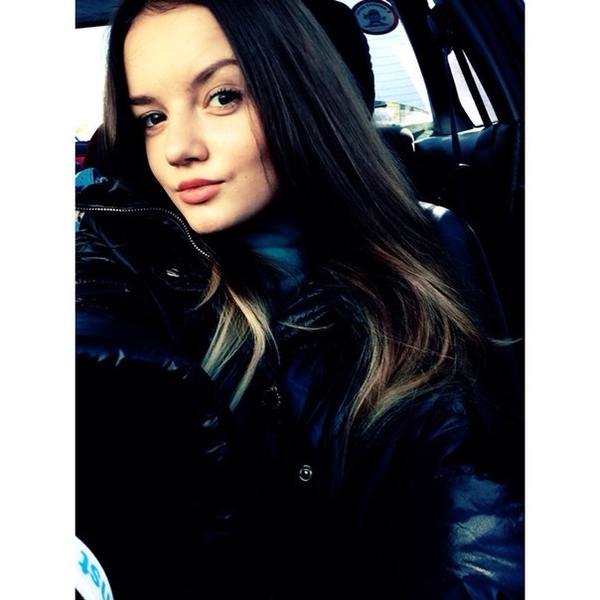 Флешмоб во спасение: Звезды призывают помочь девочке встать на ноги