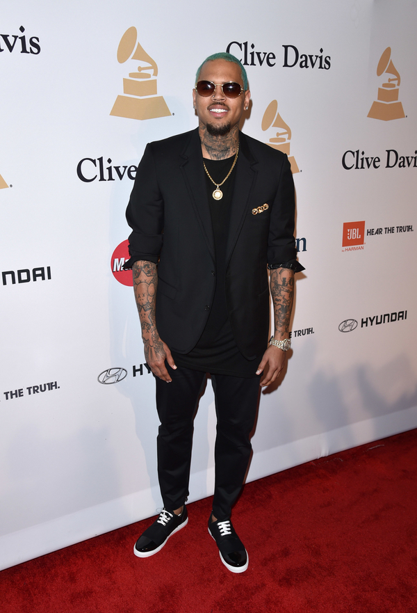 Девушка Криса Брауна бросила его из-за внебрачного ребенка