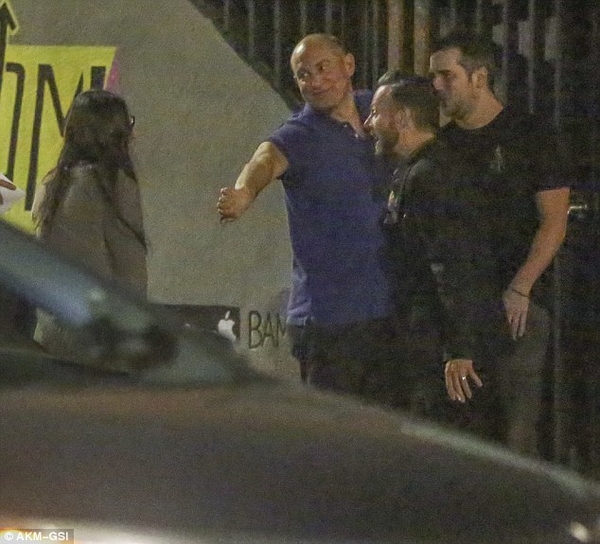 Мила Кунис и Эштон Катчер поужинали в романтической обстановке