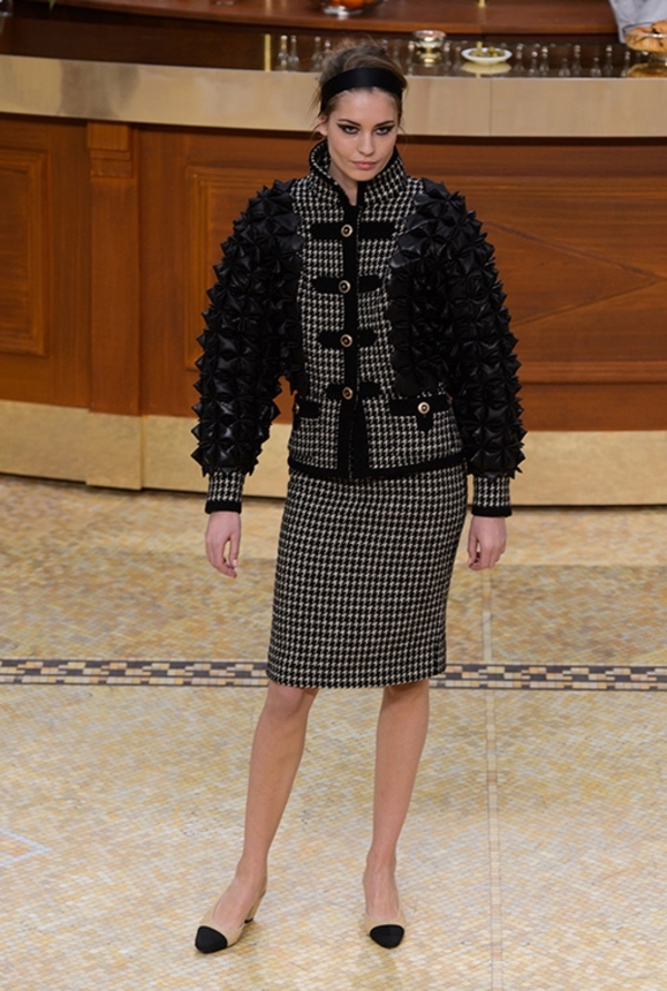 Неделя моды в Париже: Твидовая классика от Chanel