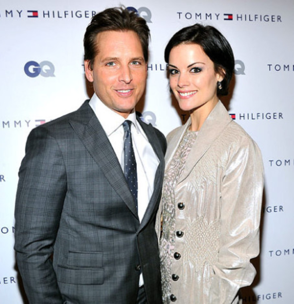 Звезда Сумерек сделал предложение актрисе из Тора