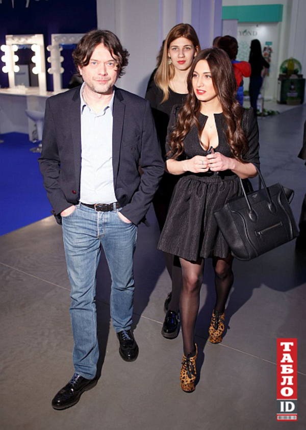 Остап и Дмитрий Ступка с невестами посетили модный показ